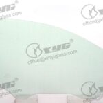 LH FRONT DOOR GLASS GREEN